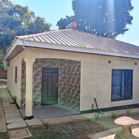 Matt Bed And Breakfast Lilongwe Esterno foto