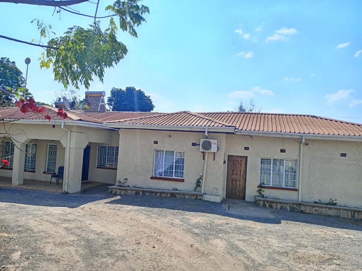 Matt Bed And Breakfast Lilongwe Esterno foto